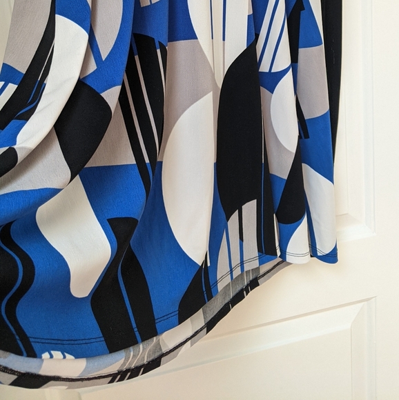 Madison Studio Petite Dress - Picture 10 of 11